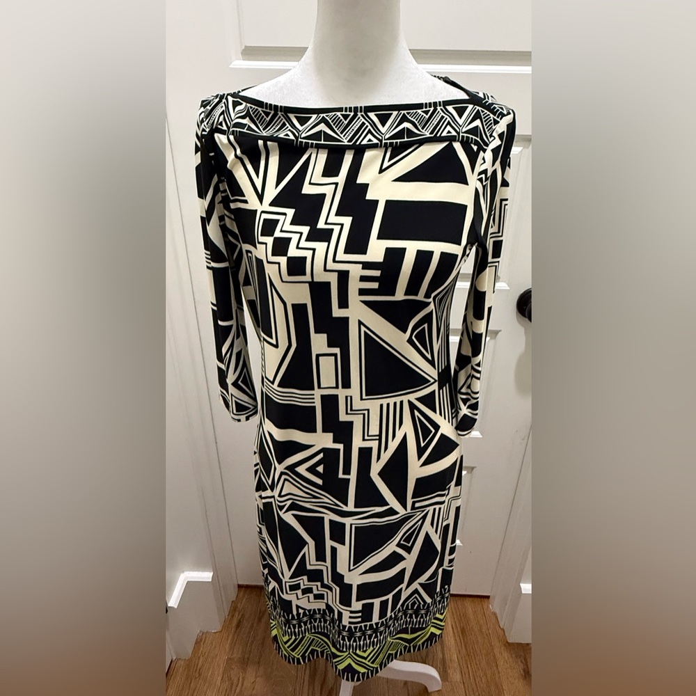 Donna Morgan. Black & White Geometric Sheath Dress. Size 2.